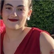 Profesora de inglés y matemáticas imparte clases a niños de Primaria hasta 2 de la ESO